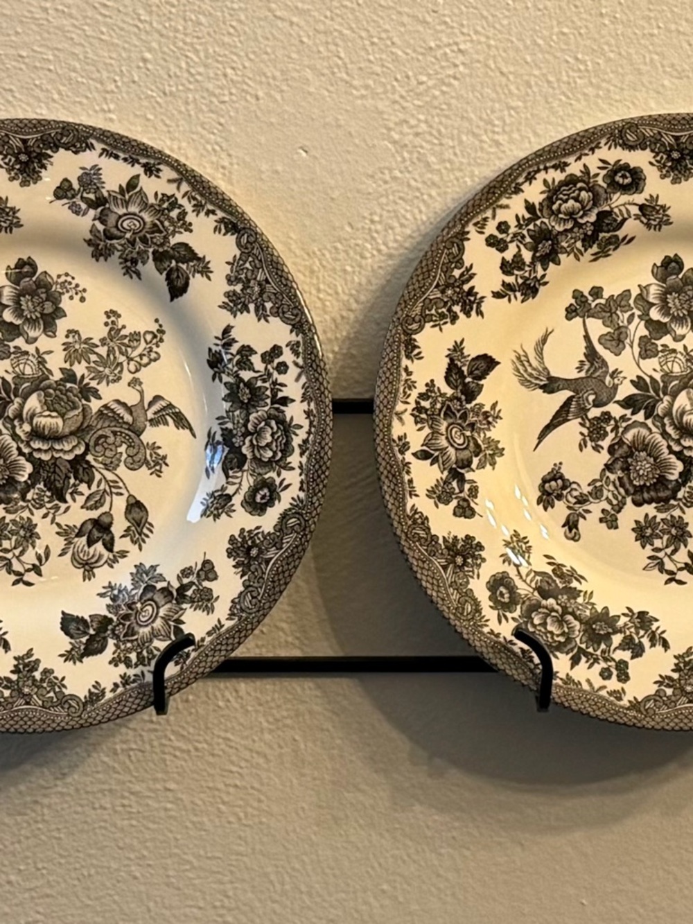 Black and White Asiatic Pheasant salad plates by Royal Stafford set of 7 - Picture 3 of 7